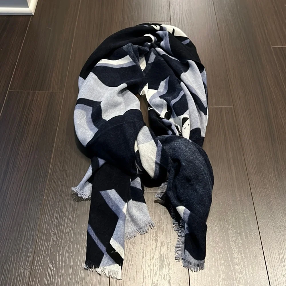 Blue/White Printed Scarf, 100% Acrylic